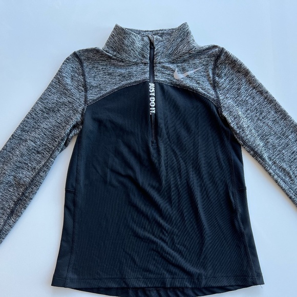 Nike Dri-FIT Element - Running Quarter Zip - Youth Small - Black/Gray - Picture 3 of 5